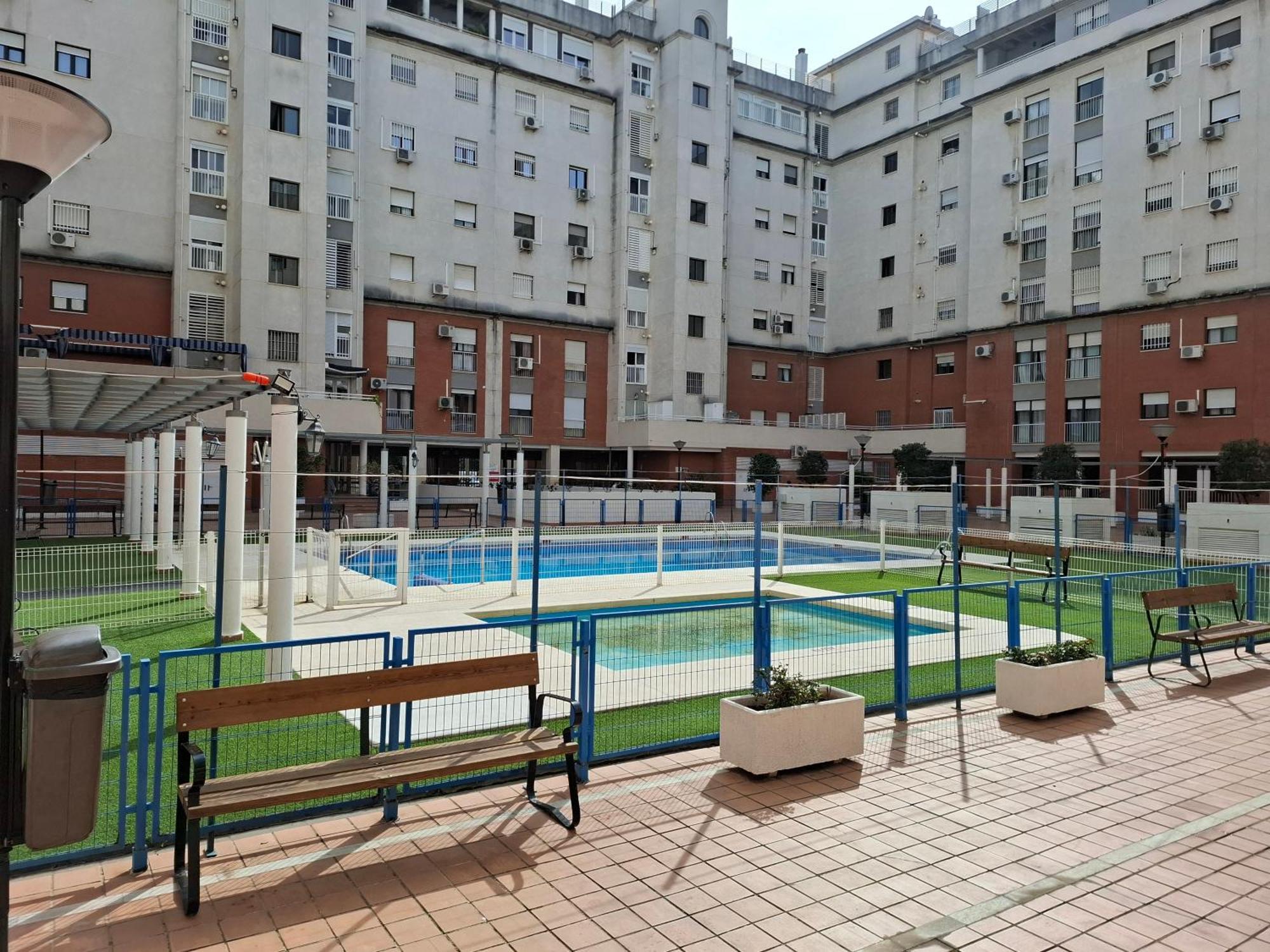 Habitacion Particular Con Bano Privado Sevilla Bagian luar foto
